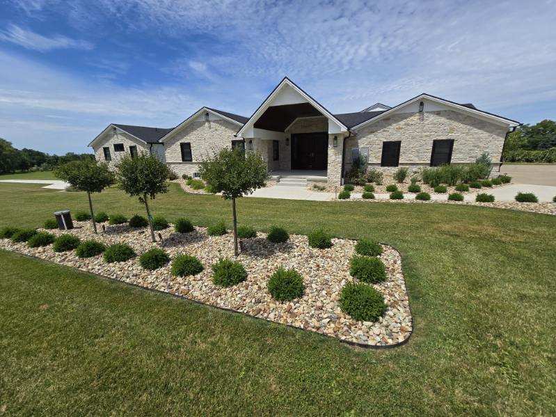 Natural Facing Pinehurst Ledgestone home exterior