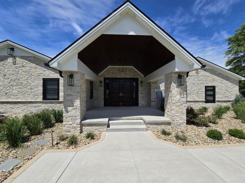 Natural Facing Pinehurst Ledgestone home exterior Natural Facing Pinehurst Ledgestone home exterior
