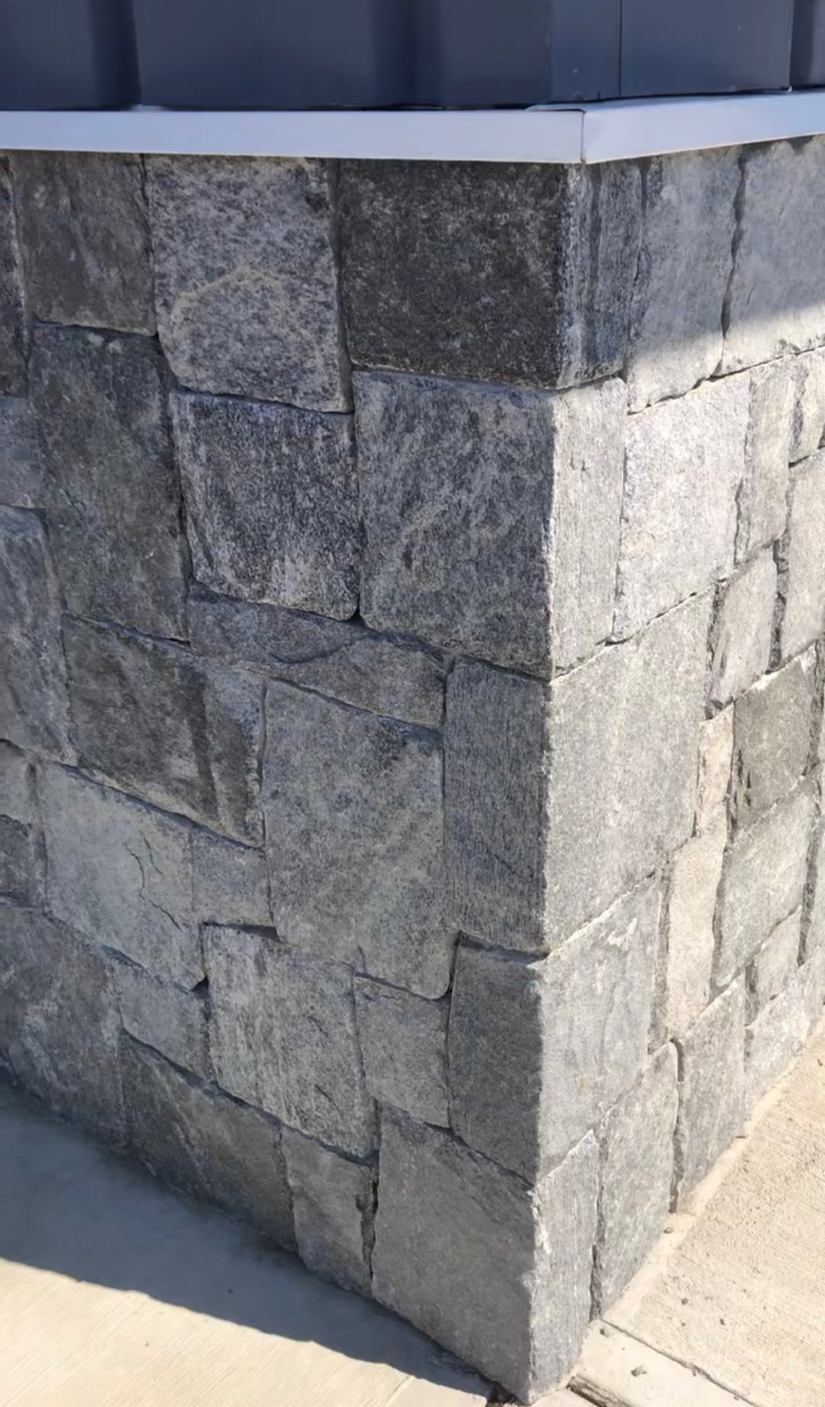 Sawn Thin Stone Corners