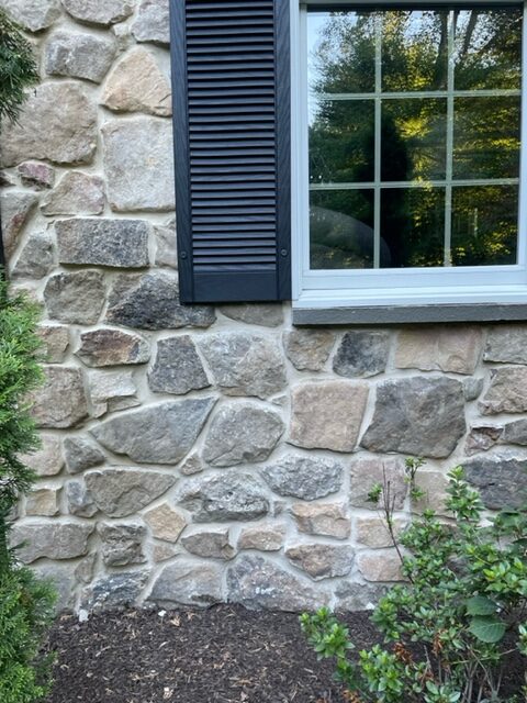 Residential home with Kingston Mosaic Stone Veneer by Natural Facing