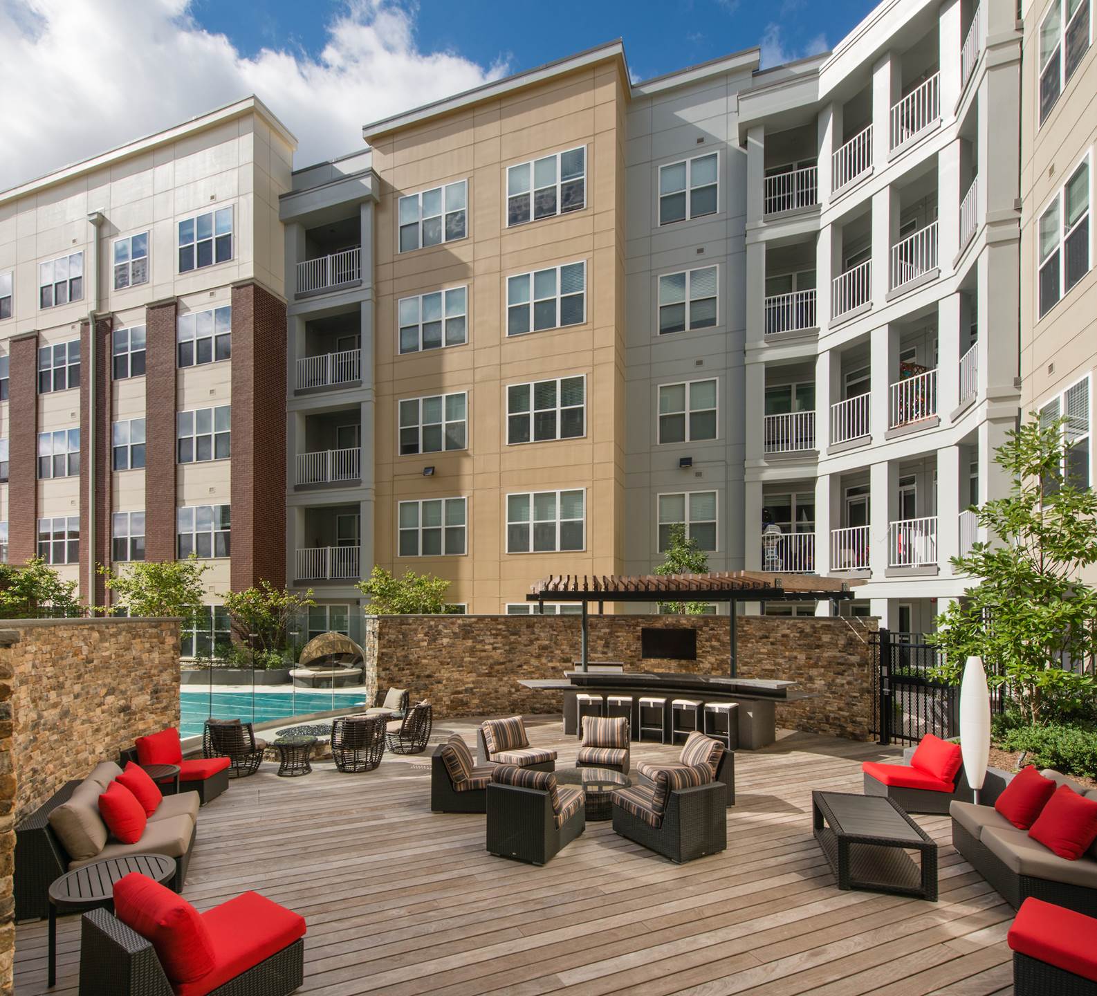 Kingston Ledgestone natural stone veneer installed on a rooftop common area 