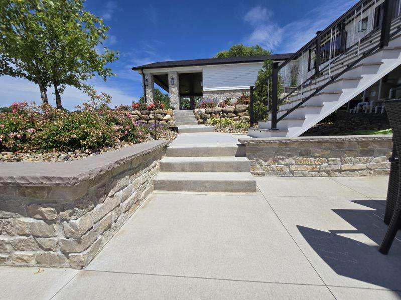 natural facing retaining wall outside home