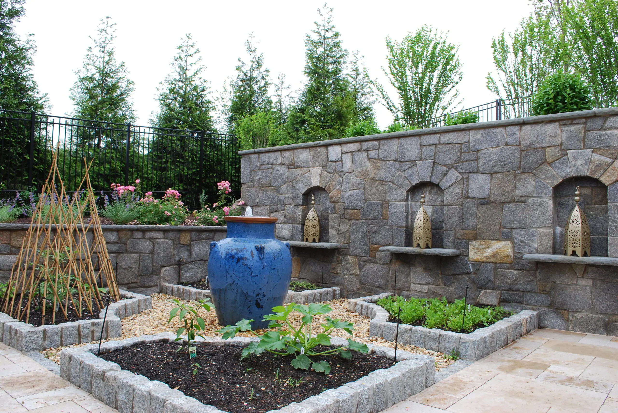 Custom blend retaining wall